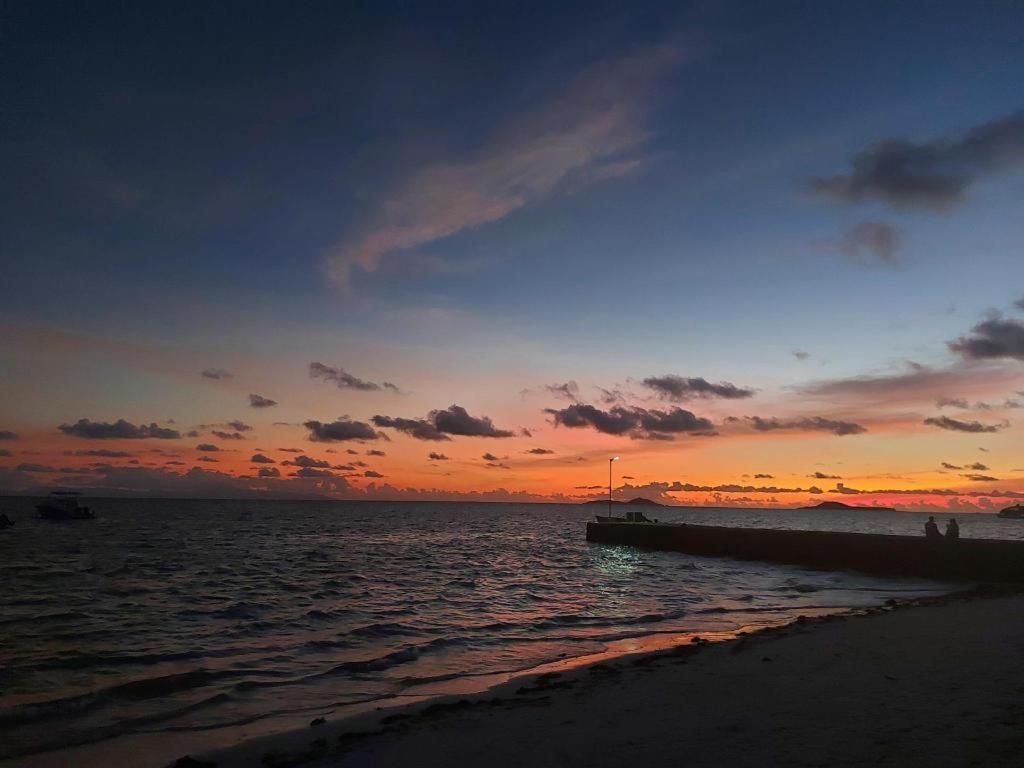 Diamond Plaza Hotell Grand Anse  Exteriör bild